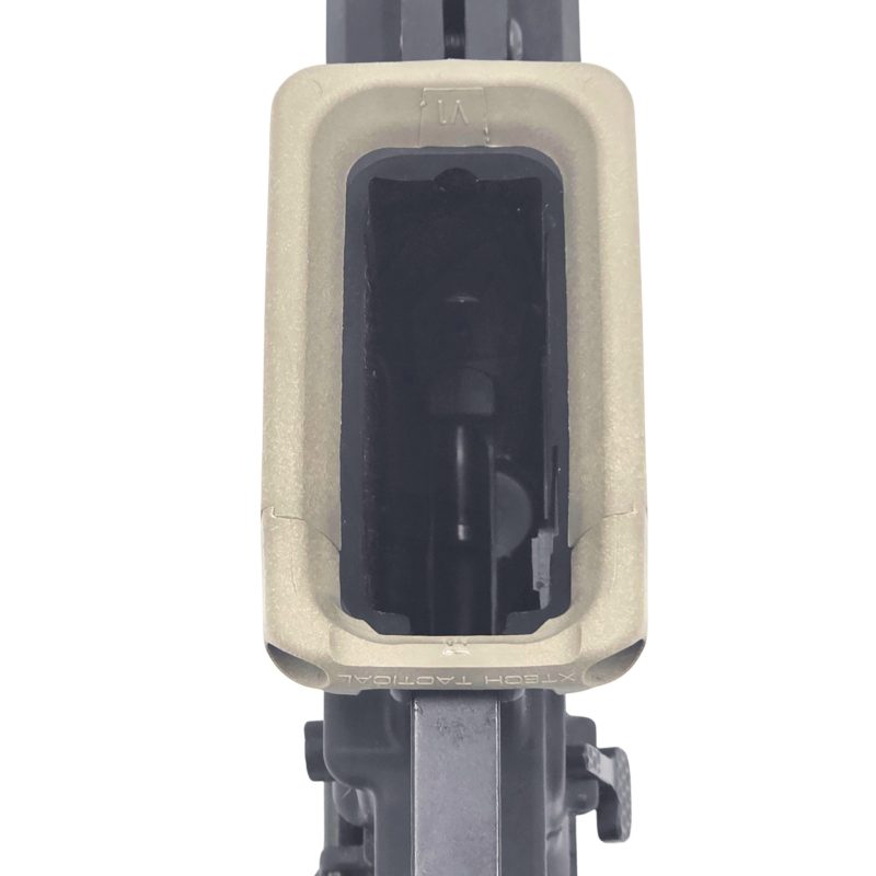 AR Magazine well showing insertion area for magazine with no catch point